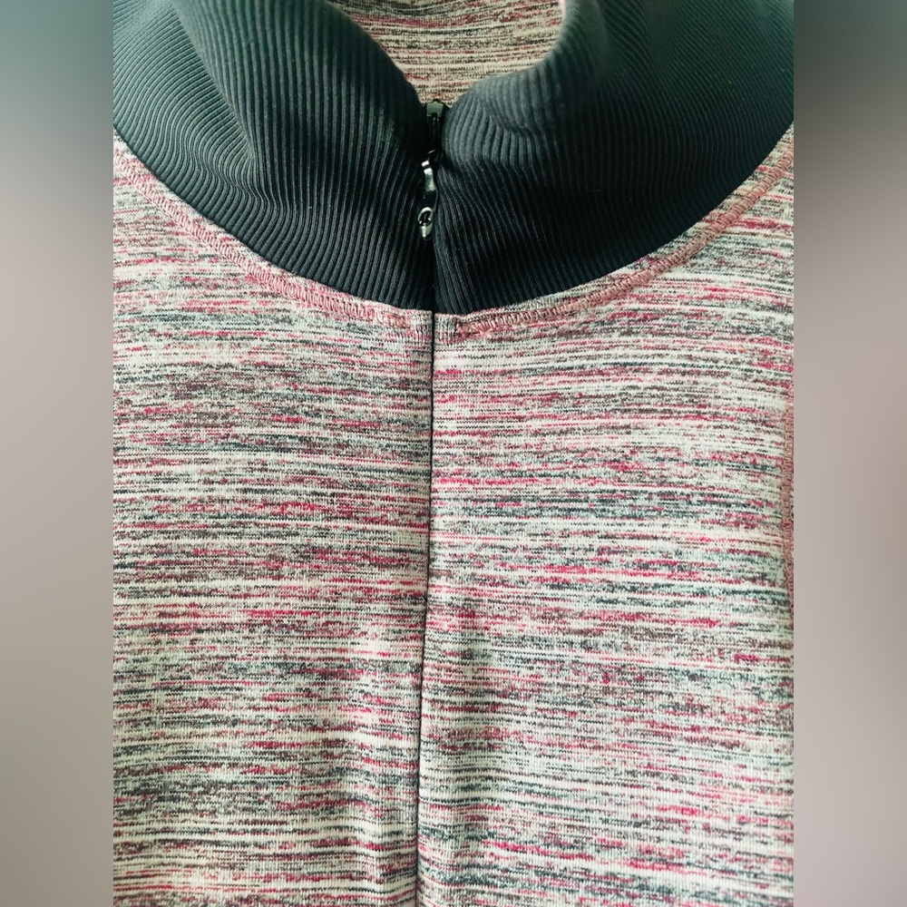 LULULEMON Runderful 1/2 Zip - Space
Dye Camo Berry Rumble Multi / Black Trim - Picture 6 of 11